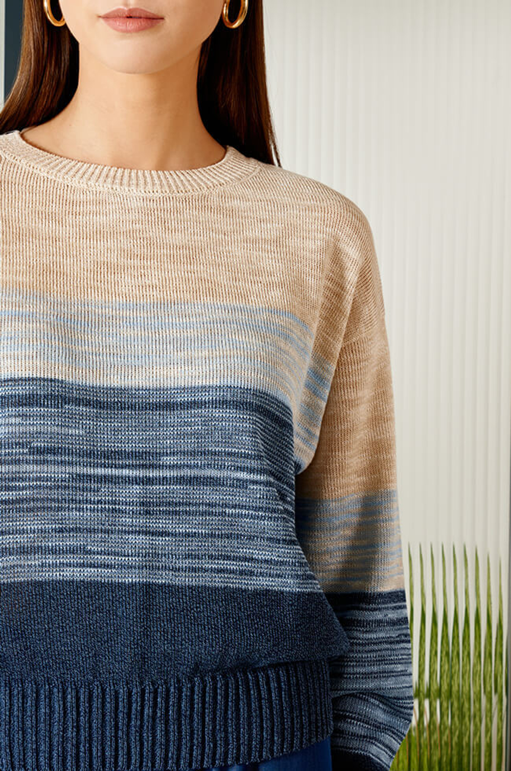 22690 Джемпер женский (бежево-синий градиент)