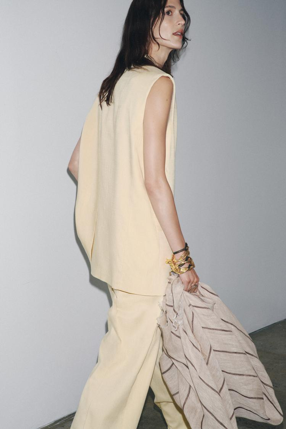 ZARA ДВУБОРТНЫЙ ЖИЛЕТ ОВЕРСАЙЗ — ZW COLLECTION, ПАСТЕЛЬНО-ЖЕЛТЫЙ