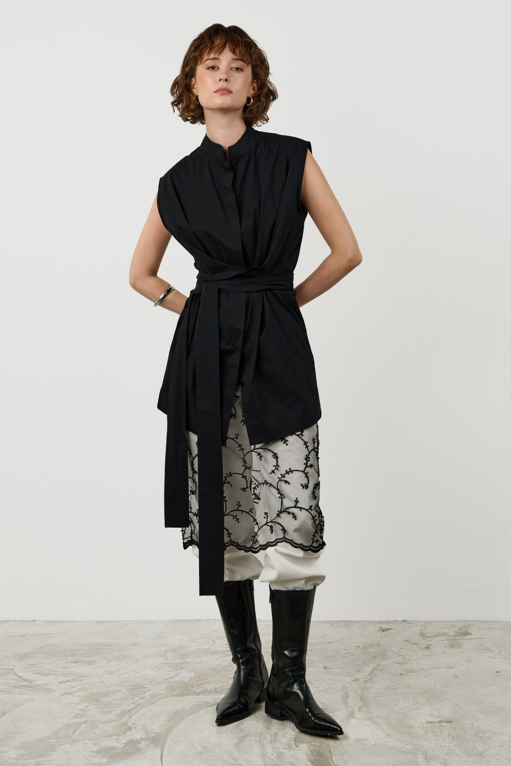 Блуза с драпировкой и поясом