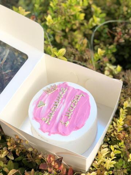Торт бенто с днем рождения happy birthday в розовом цвете