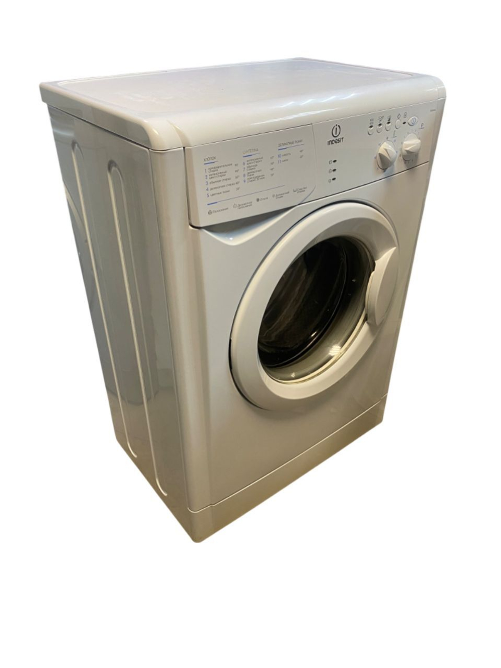 Стиральная машина Indesit WISN 82 б/у