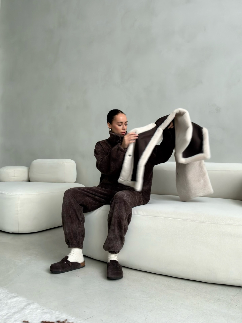 Свитшот вельвет-альпака на пуговицах (шоколад)