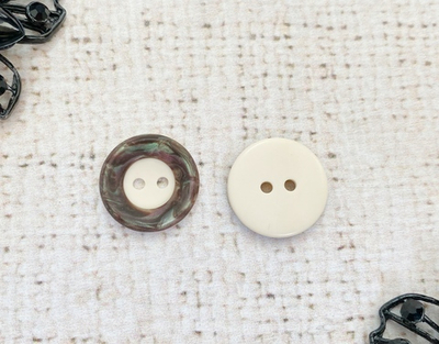 Пуговицы, d 1,5 см