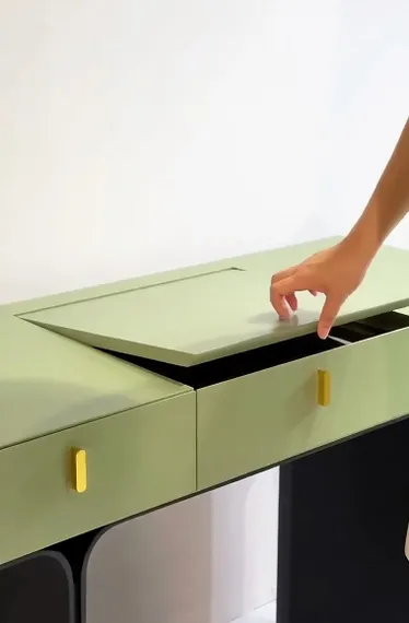 Туалетный столик с зеркалом и ящиками 4834