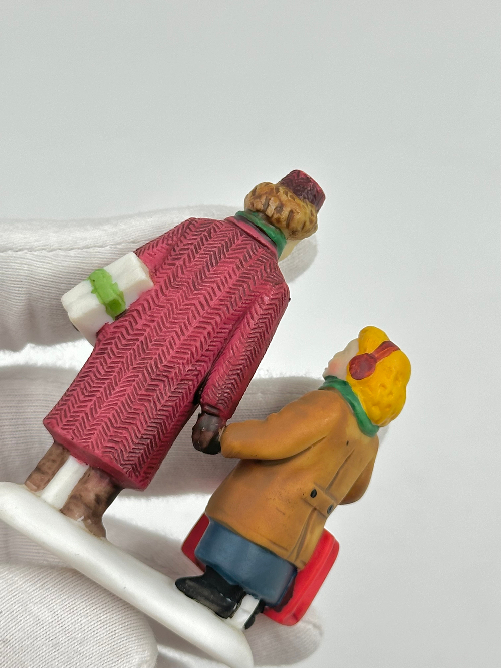 Фигурка Женщина с девочкой Department 56