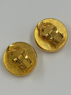 Клипсы с «жемчугом» Chanel