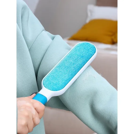 Щётка для удаления шерсти и волос с одежды и мебели с ручкой 33×7,5×5 см, цвет синий