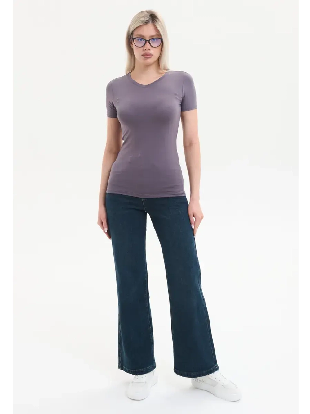 Футболка летняя с V-вырезом