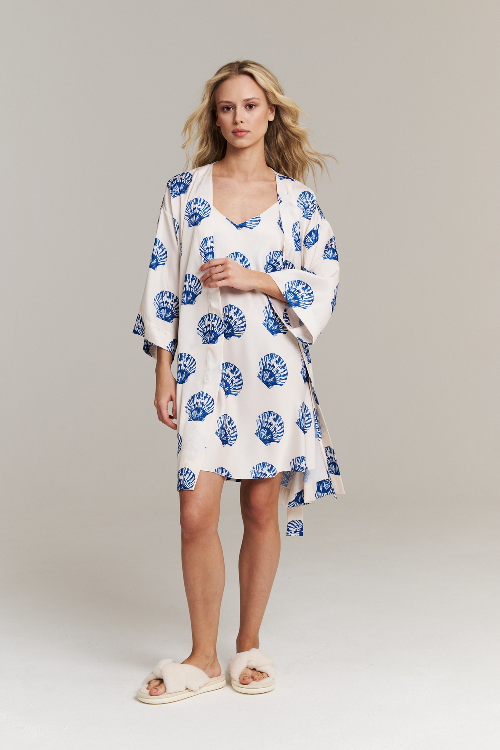 Шелковый халат-кимоно мини