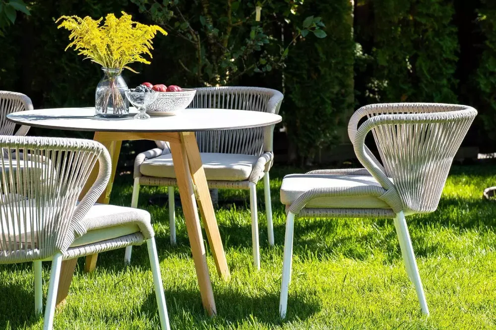 "Милан" стул плетеный из роупа, каркас алюминий белый шагрень, роуп бежевый круглый, ткань бежевая