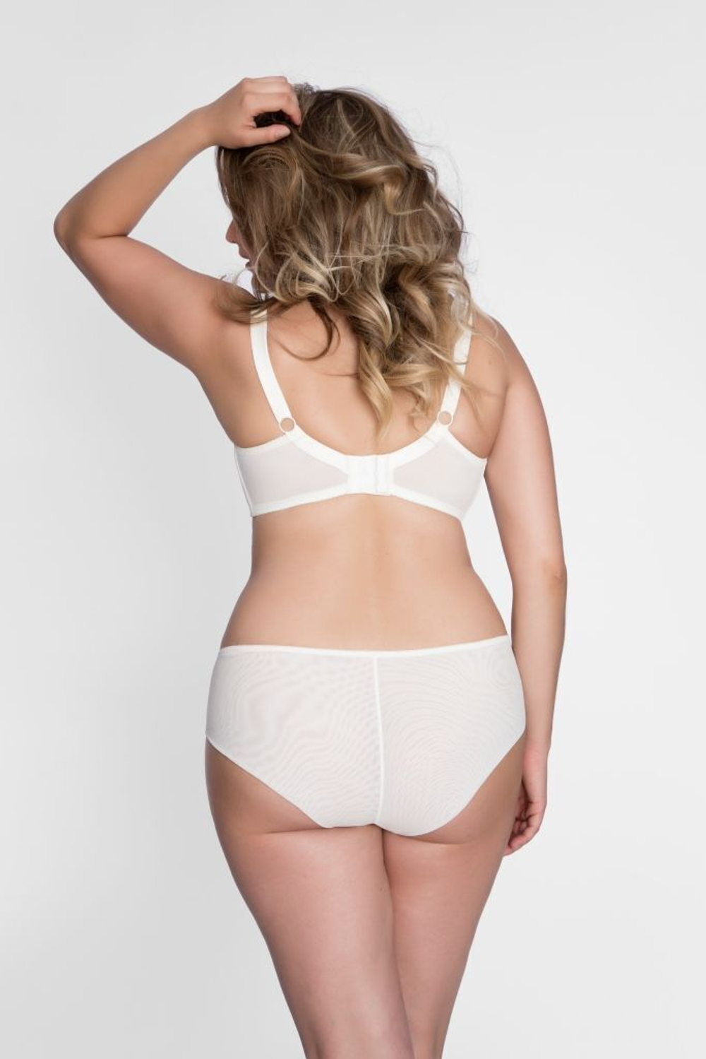 Бюстгальтер с мягкой чашкой plus size из микрофибры и двойной сетки (Размер: 65M) (Цвет: черный)