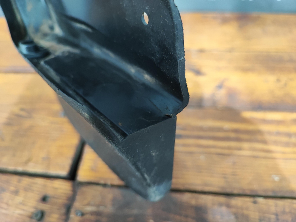 Брызговик задний левый Volkswagen Tiguan 2 16-нв Б/У Оригинал 5NA075101