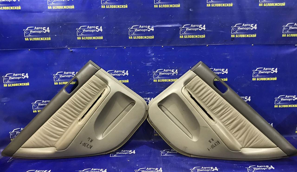 Обшивка двери TOYOTA CAMRY 2002