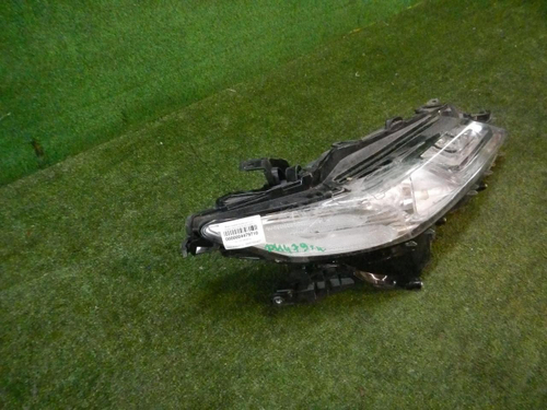 Битая Фара правая Toyota Camry xv70 (2020-н.в.) LED