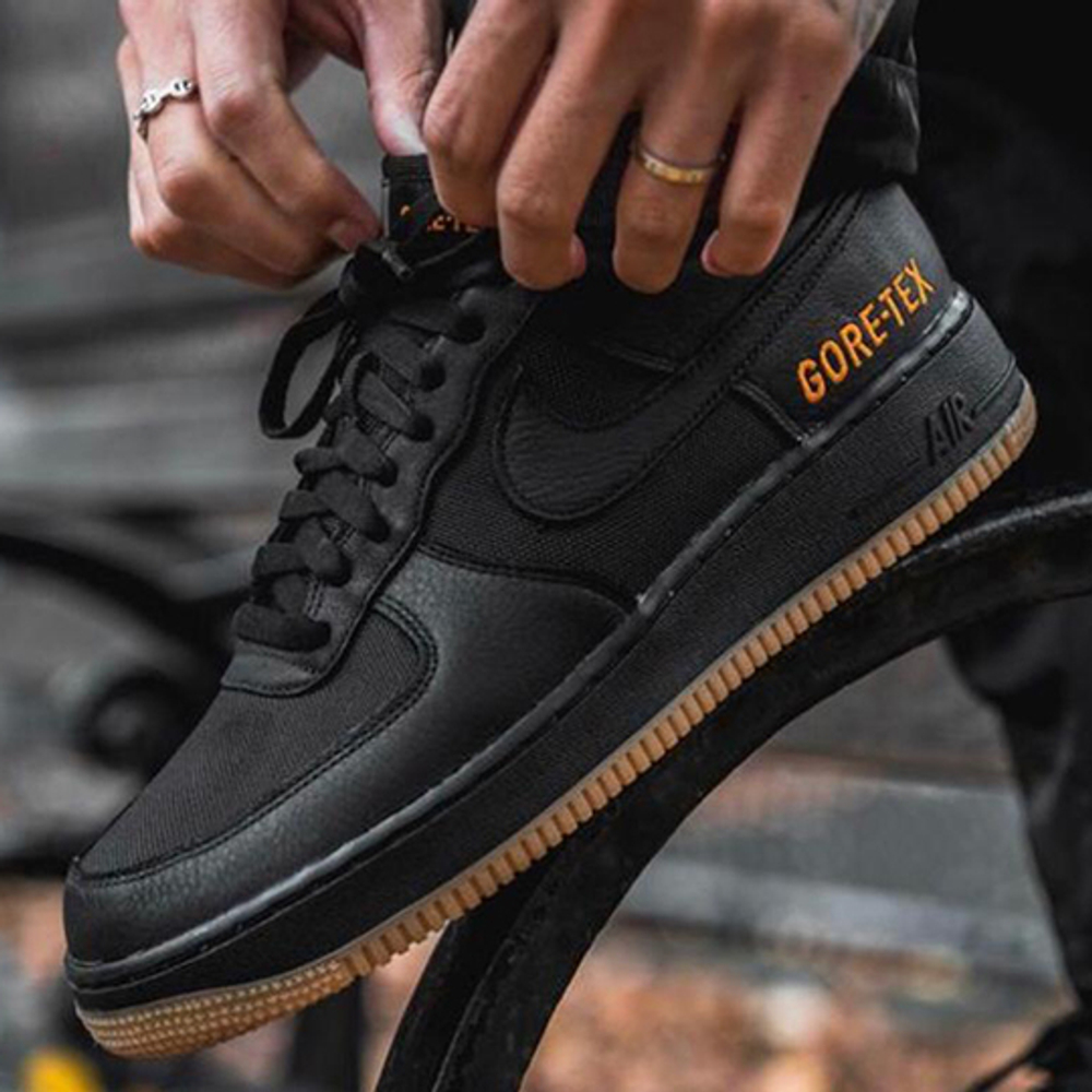Nike gtx air force top