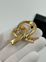 Брошь Valentino