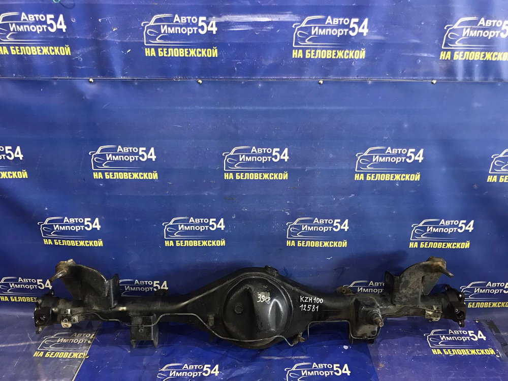 Чулок заднего моста TOYOTA HIACE 1993-1995