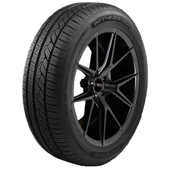 Nitto NT42 225/65 R17 106V