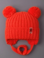 Шапка детская осенняя с завязками и помпонами