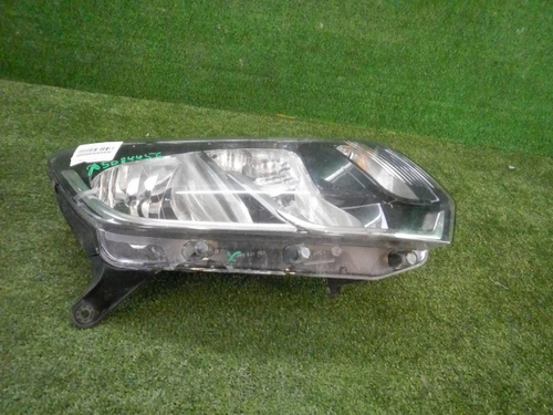 Битая Фара правая Renault Logan 2 Sandero 2 (2014-2018) галоген