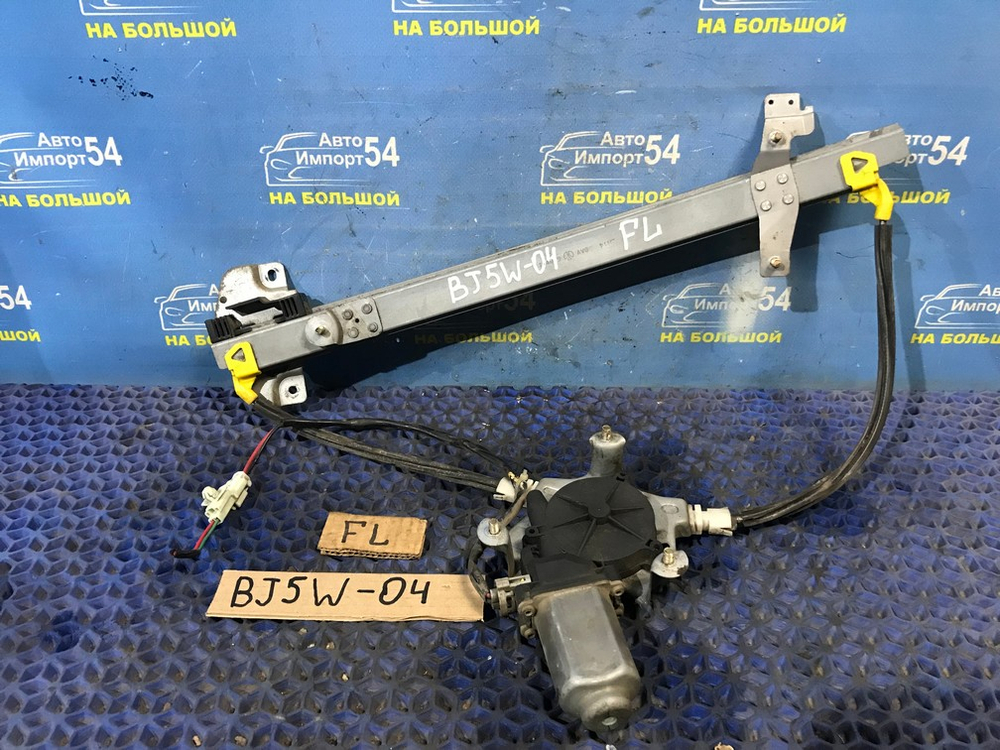 Стеклоподъемник передний левый MAZDA FAMILIA 1999