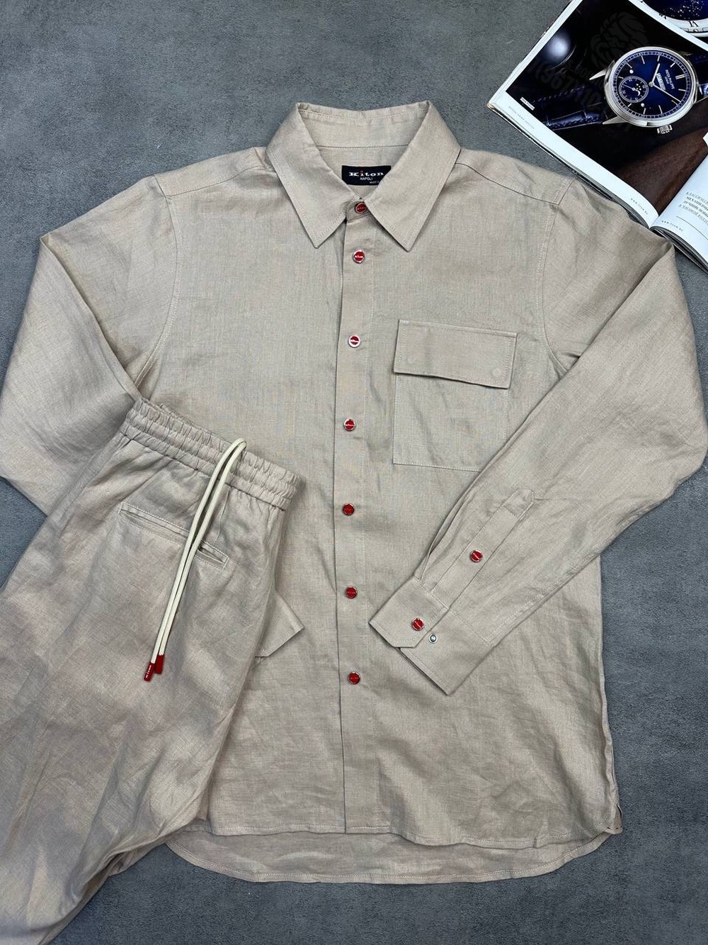 Льняной костюм Kiton