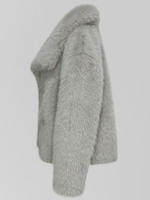 Полушубок Hestovrviio L811-С3 однотонный пушистый c широким воротником