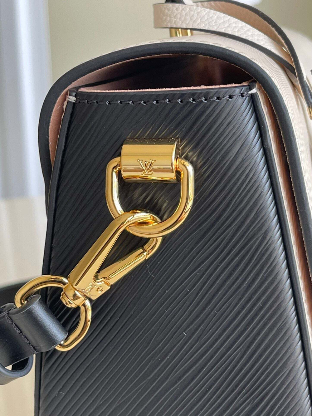 Louis Vuitton Twist MM