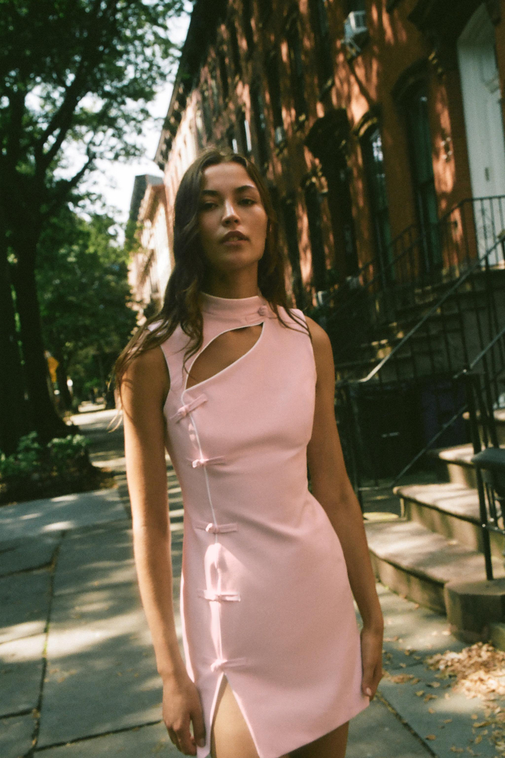 ZARA МИНИ-ПЛАТЬЕ С ЗАСТЕЖКАМИ-АЛАМАР, РОЗОВЫЙ
