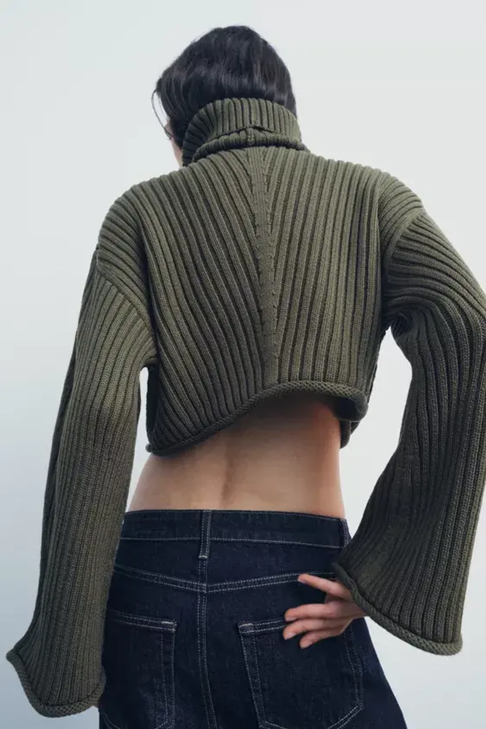 ZARA УКОРОЧЕННЫЙ СВИТЕР ИЗ РИФЛЕНОГО ТРИКОТАЖА, ХАКИ