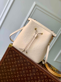Louis Vuitton NeoNoe MM