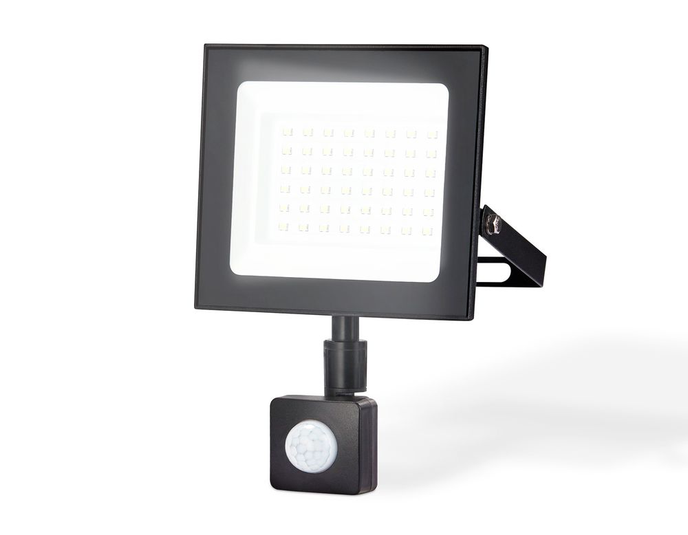 Прожектор светодиодный с датчиком движения ST8115 BK черный IP65 LED 6500K 50W 160*134*28