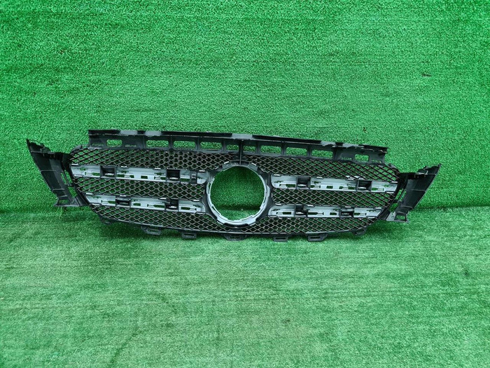 Решетка радиатора Mercedes E W213 (2016-2021)