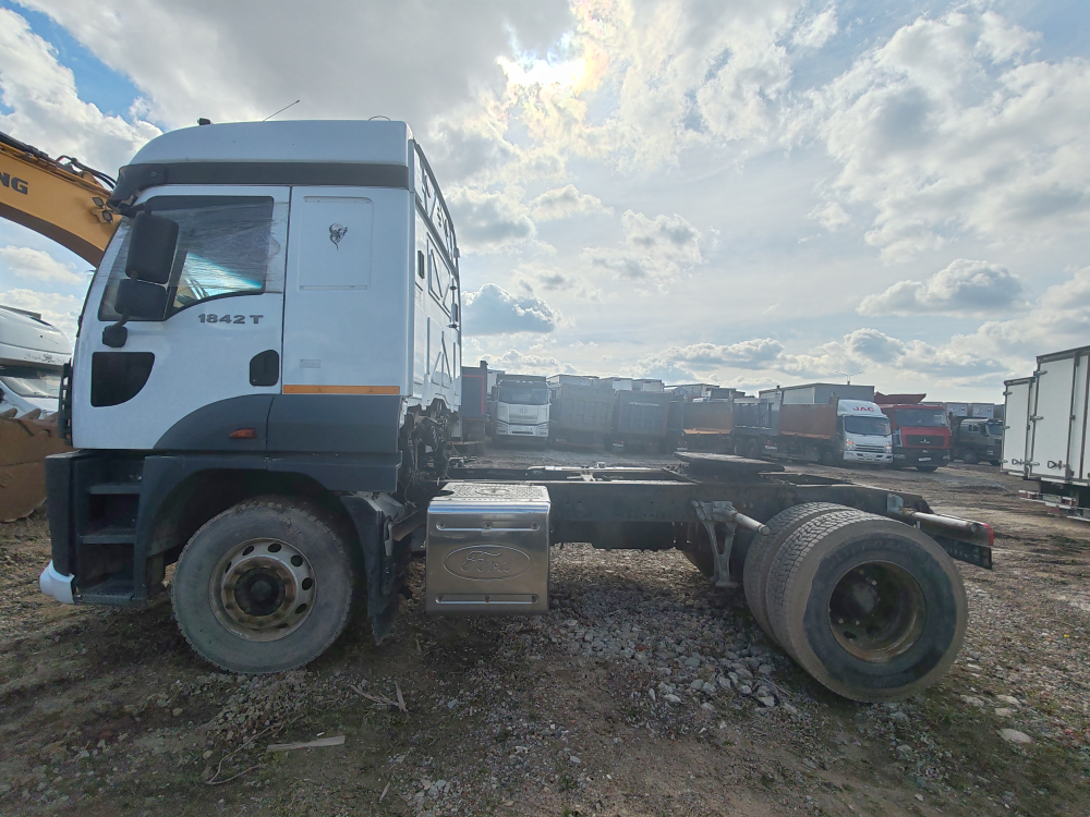 Ford Cargo 4x2 Седельный тягач Cargo (Дизельный, 12,7 л, 420 л.с., МТ)