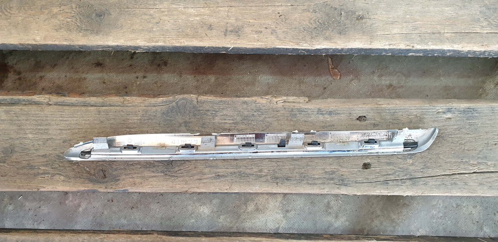 Молдинг решетки радиатора Mercedes E (W213) 16-20 Б/У Оригинал A2138880273