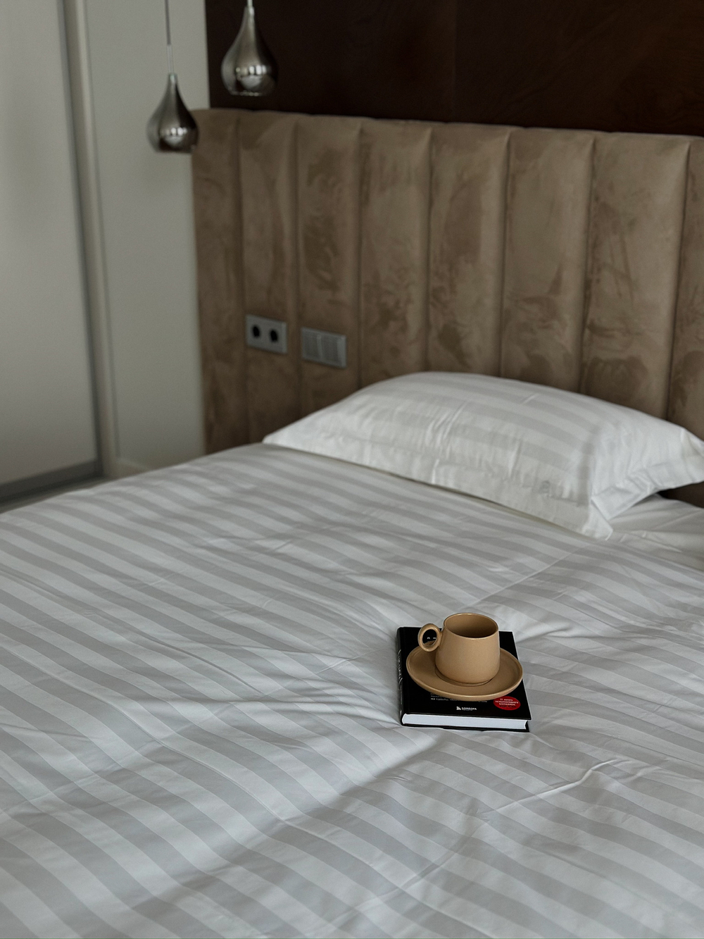 Постельное белье из страйп-сатина Hotel White