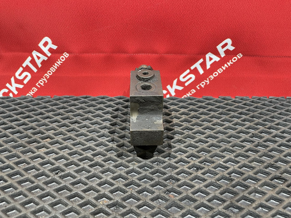 Клапан топливный обратный