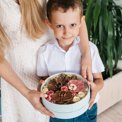 Шоколадный букет "Вкус Любви" в коробке подарок на 8 марта, на День Рождения.