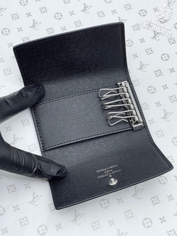 Ключница на 6 ключей Louis Vuitton