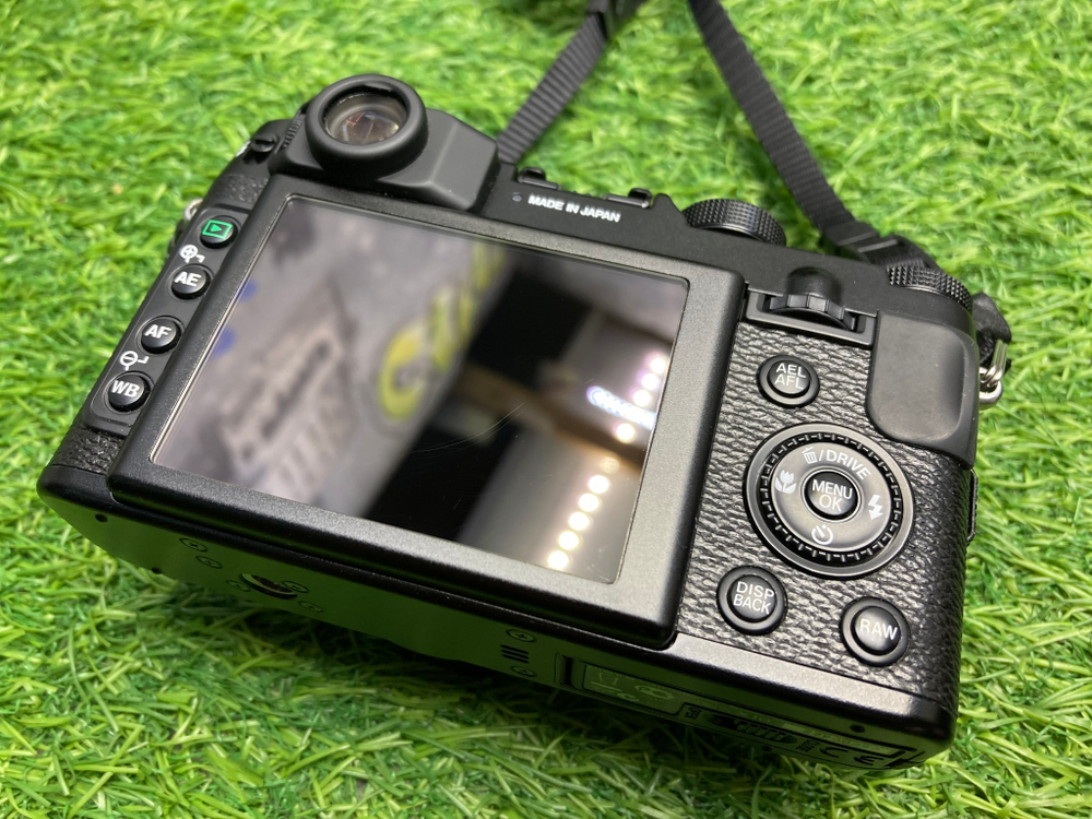 FujiFilm X10