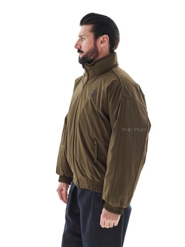 Утепленный бомбер на молнии в цвете хаки