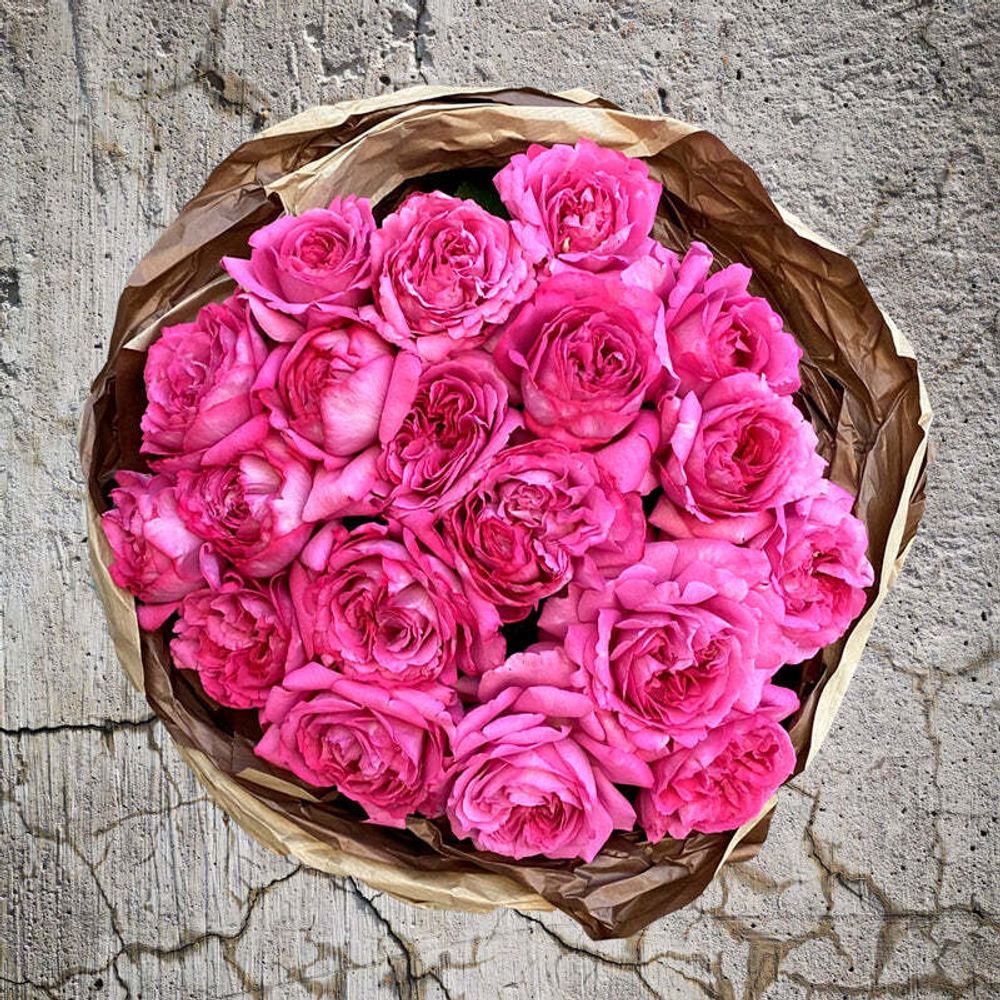 Ив Пьяже — букет пионовидных ароматных роз