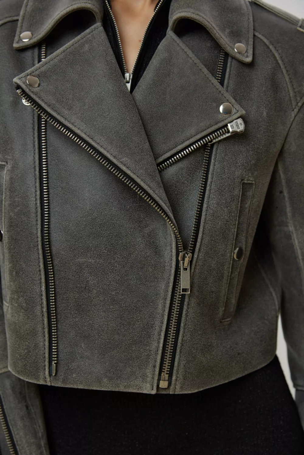 Укороченная косуха с увеличенными плечами, Cерый