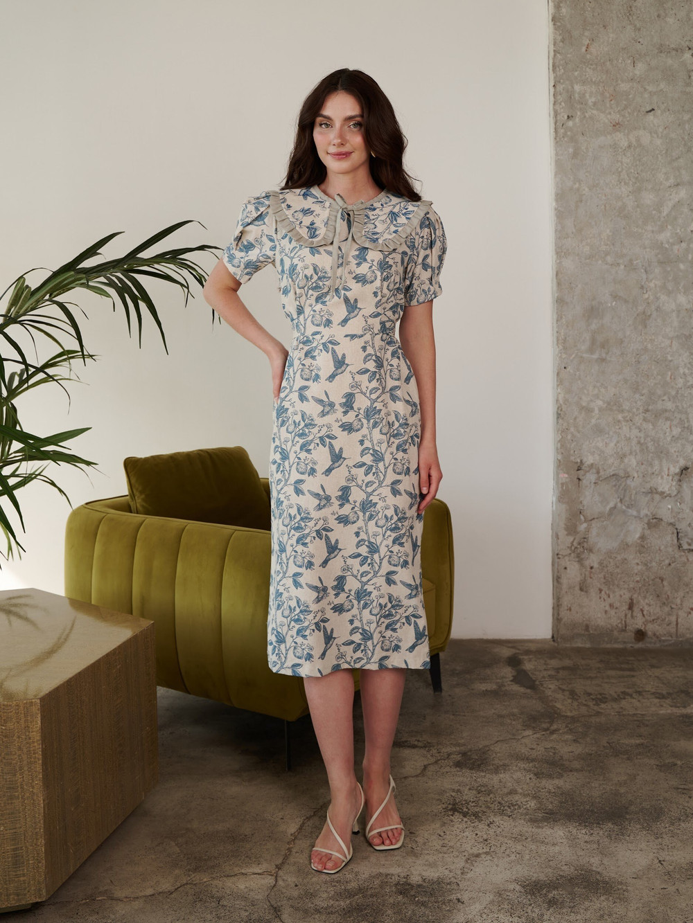 Платье миди с коротким рукавом