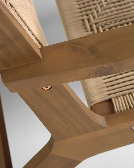 Плетеное кресло Geralda из массива акации, темное