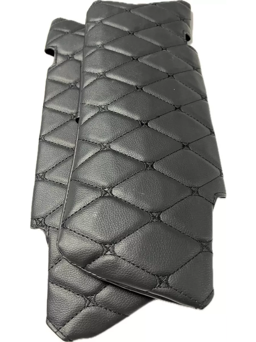 Чехлы на козырьки ВАЗ 2110, 2111, 2112 (чёрная нить Бабочка)