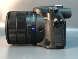 Sony Cyber-shot DSC-RX10M3