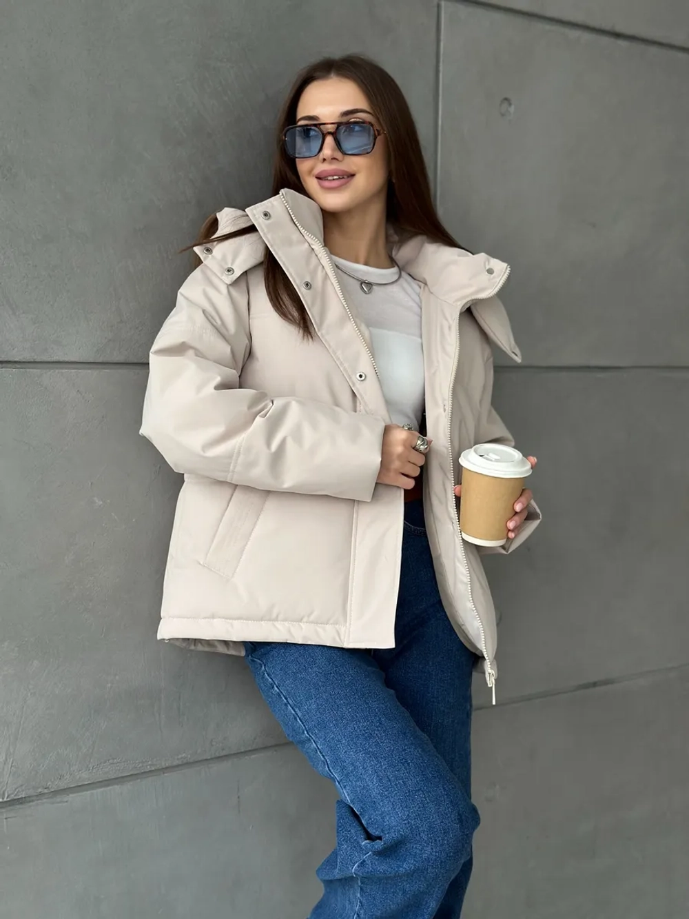 Куртка демисезонная короткая с капюшоном