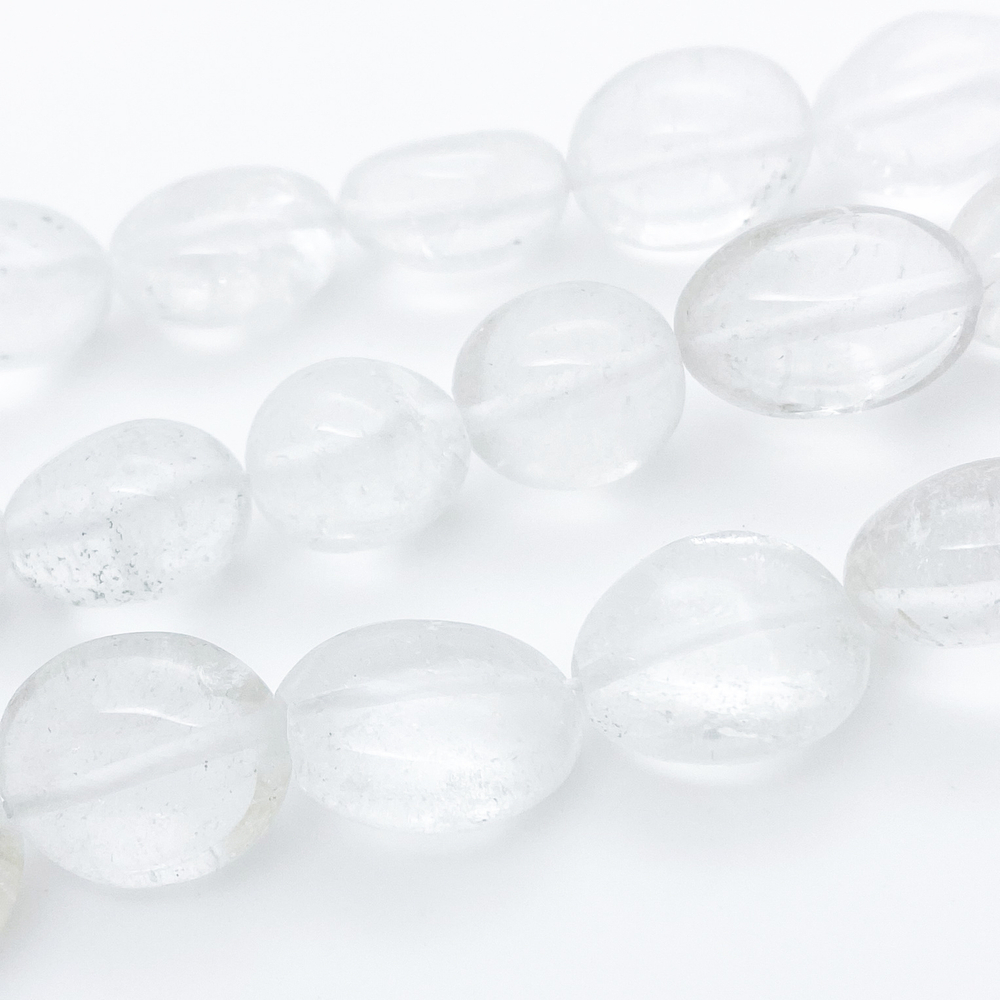 Горный хрусталь фриформ, размер около 15-20 мм, цена за 10-11 шт (1/2 нити)