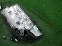 Битая Фара левая Toyota Land Cruiser 200 (2015-2021) LED